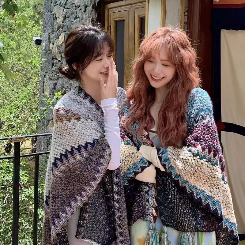 披肩女2026新款秋冬民族风云南特色丽江大理斗篷披风外搭时尚洋气