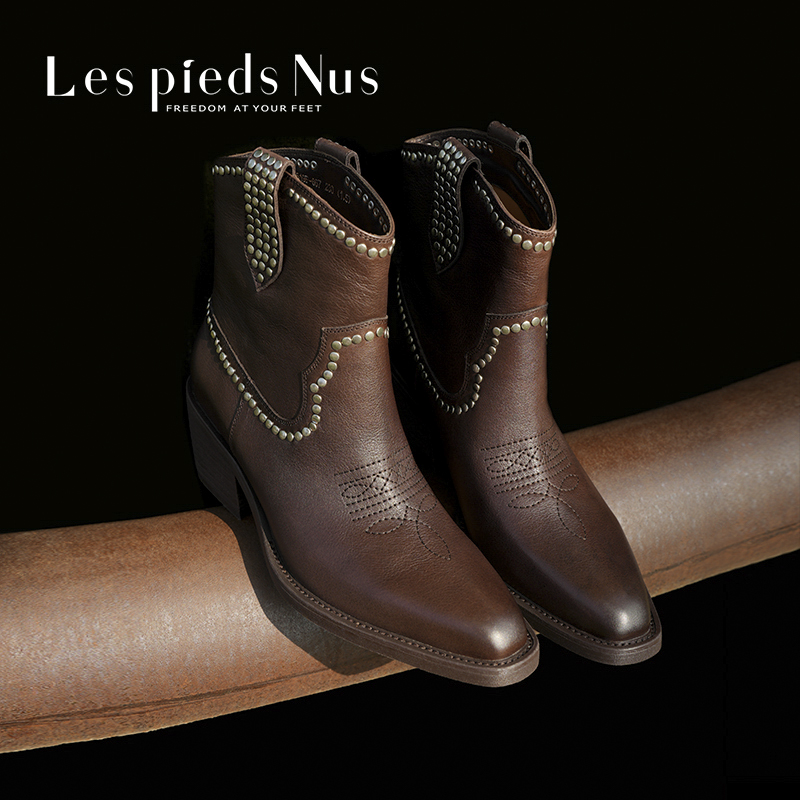 铆钉元素粗跟尖头西部靴