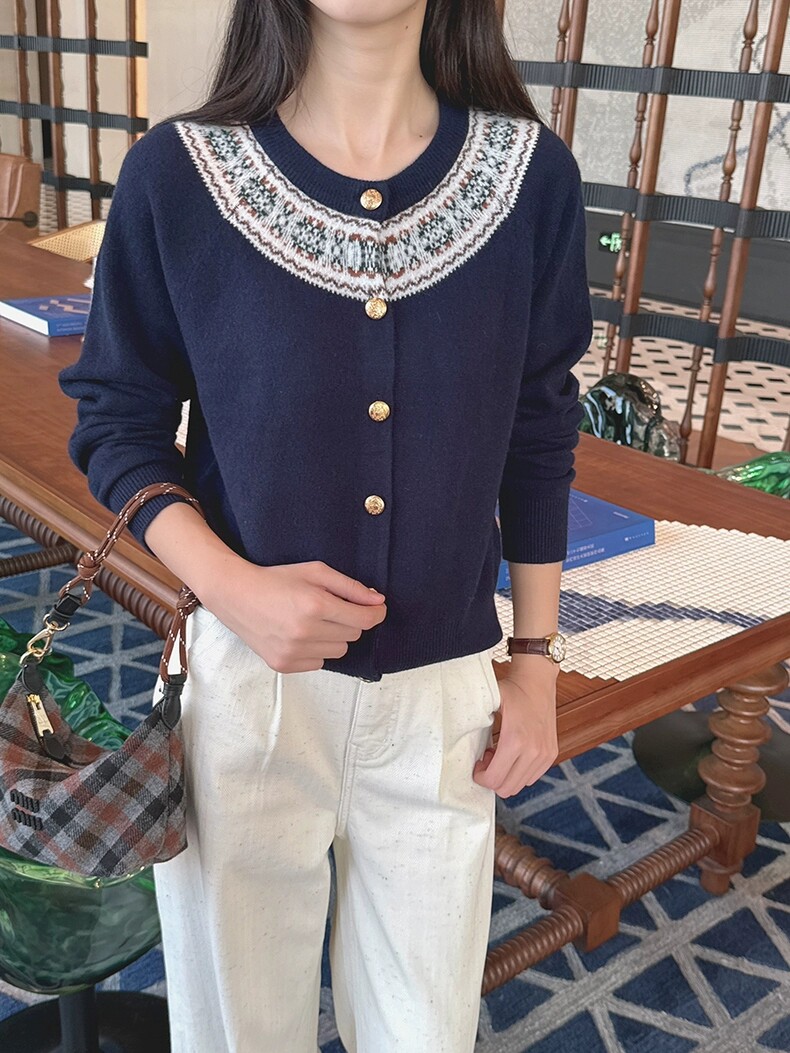 明星同款费尔岛风提花针织圆领落毛针织衫