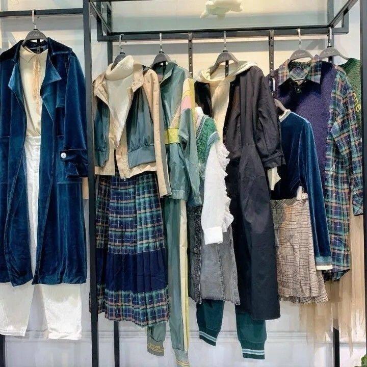 女装韩版修身圆领连衣裙新款夏装上衣大码宽松显瘦连衣裙