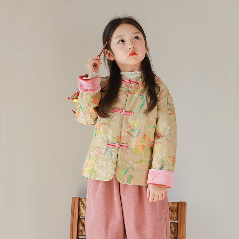 utouto年服上衣撞色提花图片