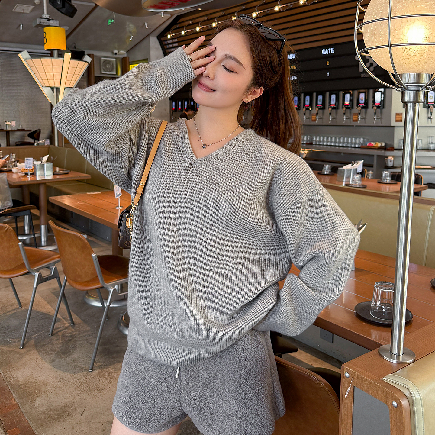 新款V领休闲宽松慵懒毛衣针织衫