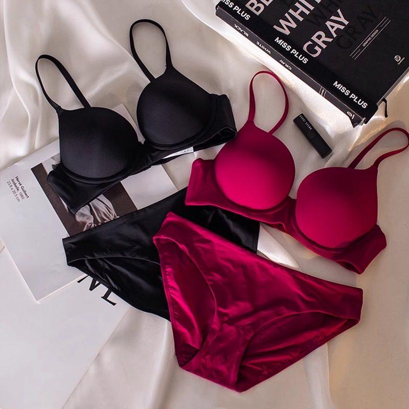 AH文胸套装性感红色大胸显小轻薄显瘦无痕透气软钢圈防下垂内衣女
