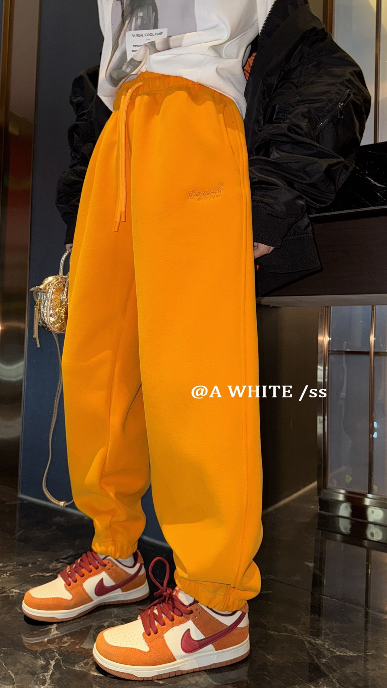 一条过冬的裤子女冬加绒运动卫裤保暖休闲裤显瘦加厚束脚裤K309