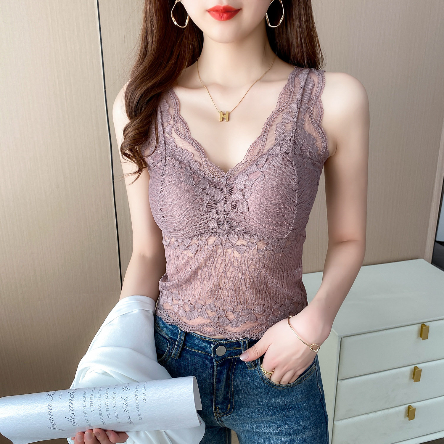 吊带背心女夏季双V领蕾丝带胸垫修身显瘦内搭无袖上衣外穿打底衫
