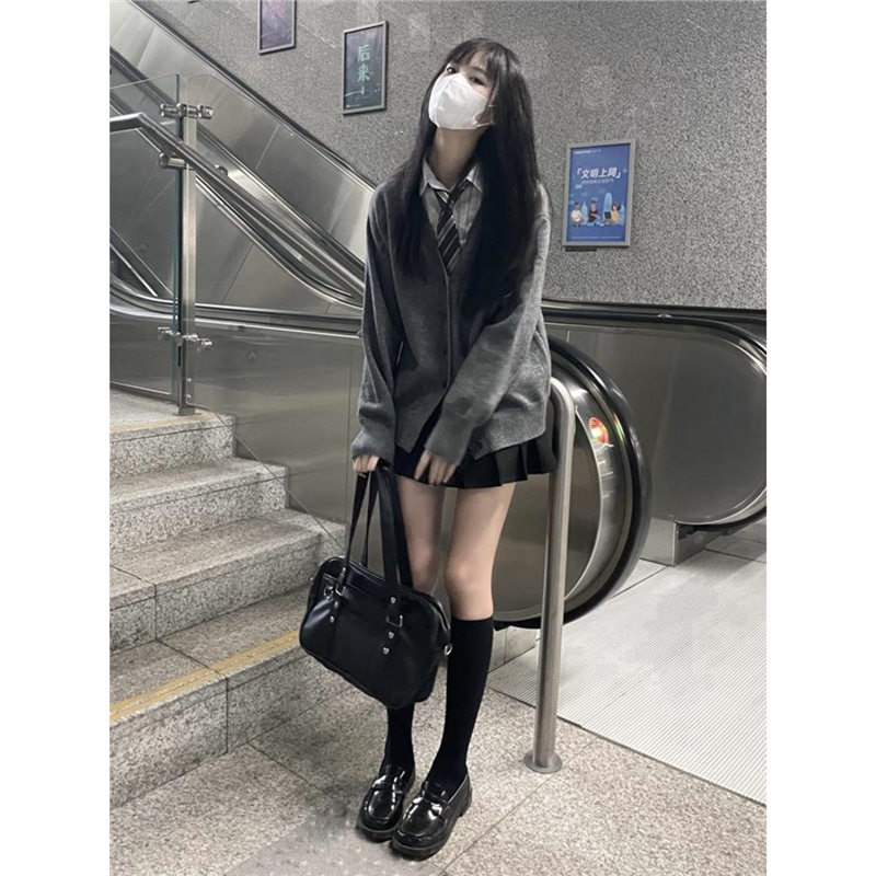 春秋新款小个子奶系穿搭灰色针织开衫外套百褶短裙学院风两件套装