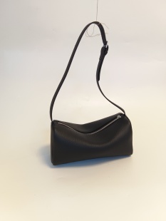 大蚁象2026新款 方形腋下小包 头层牛皮笔袋包极简迷你手提笔筒包版