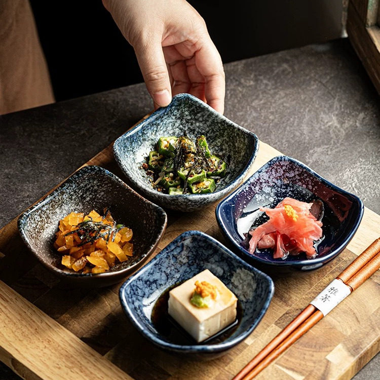 日式陶瓷碗餐厅小碟子四方配料碗料理调味酱油碟醋碟商用餐具碟子