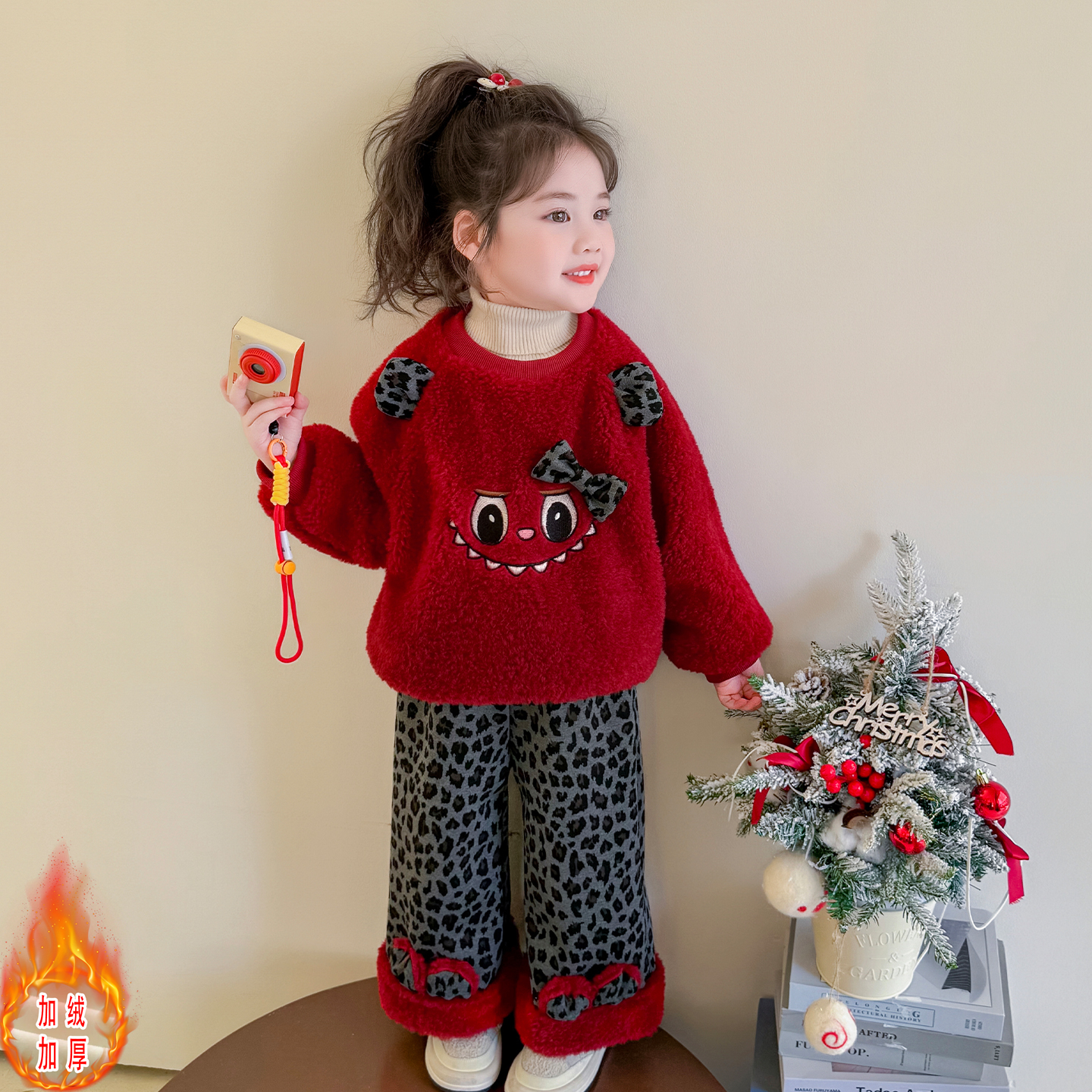 女宝宝冬装洋气卡通毛毛衣套装