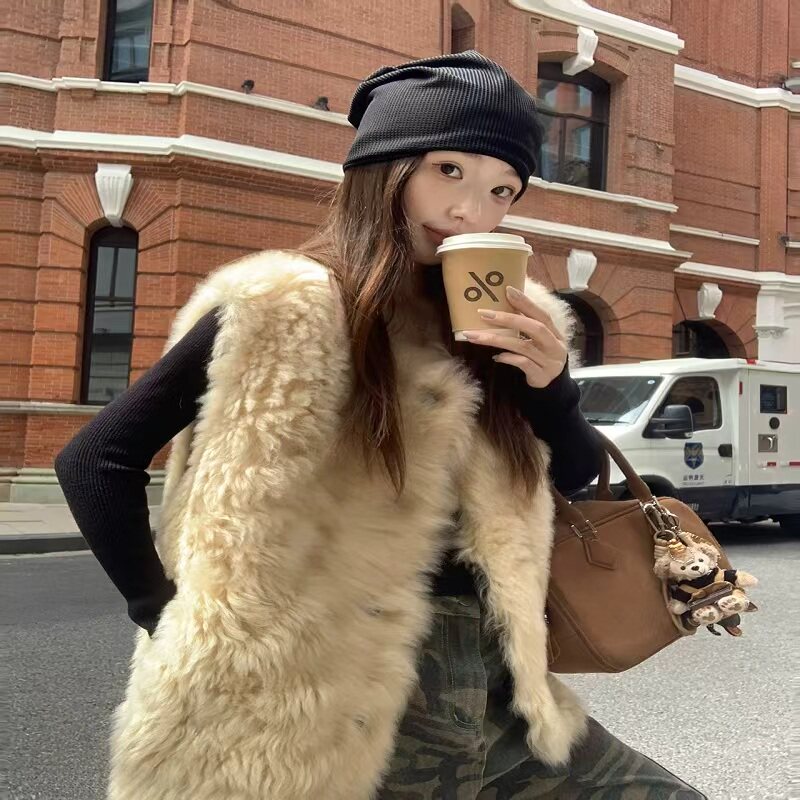 韩系环保羊羔毛马甲女2026秋冬新款外搭背心皮毛一体坎肩无袖外套