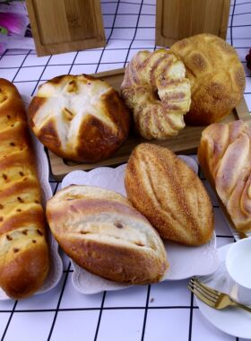 长条法棍面包蛋糕食物模型慢回弹食品烘培店铺展厅橱窗装饰道具
