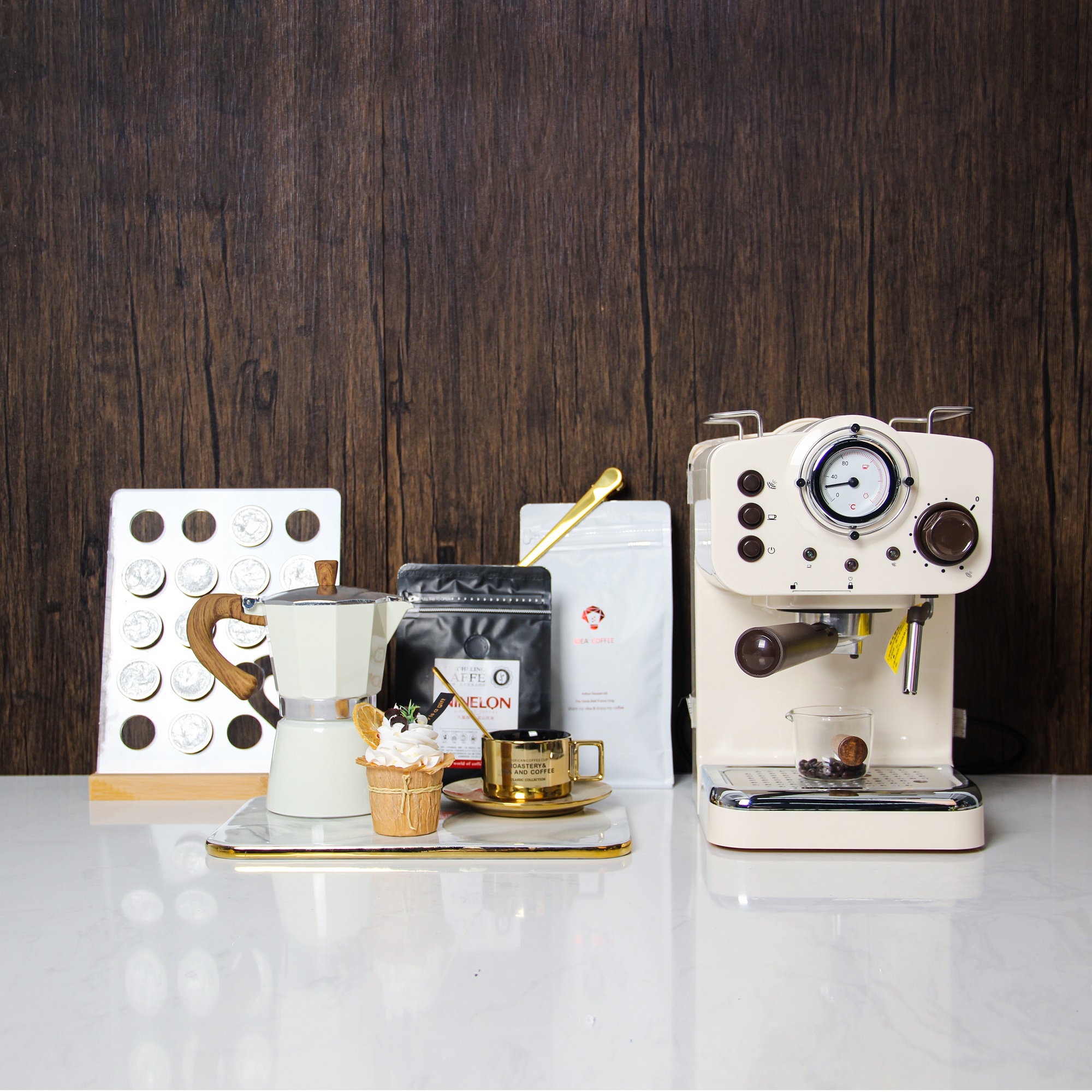 奶油系样板间展厅客厅下午茶摆件