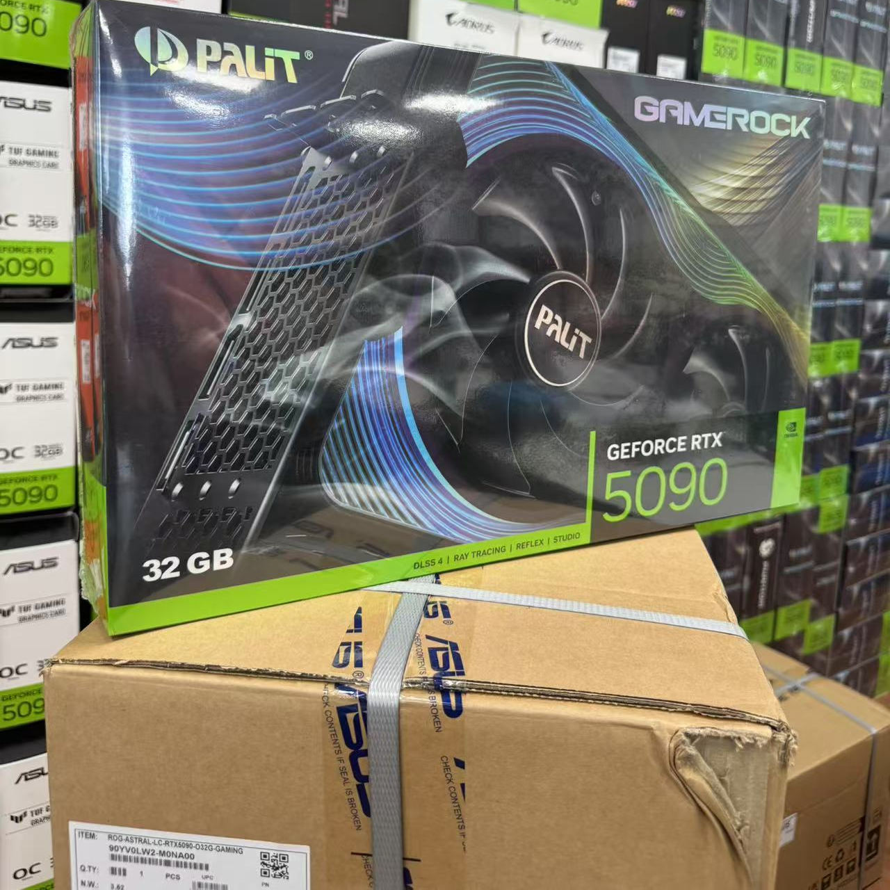 同德微星索泰映众RTX5090 三风扇显卡 32g 随机发货 全新 3年保修