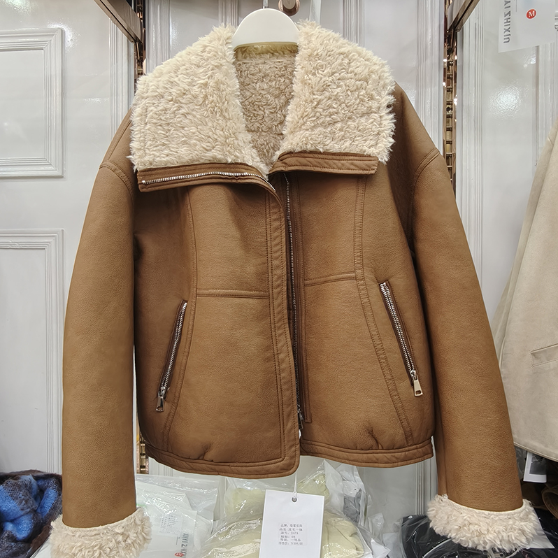 翻领皮毛一体羊剪绒外套女Pu皮