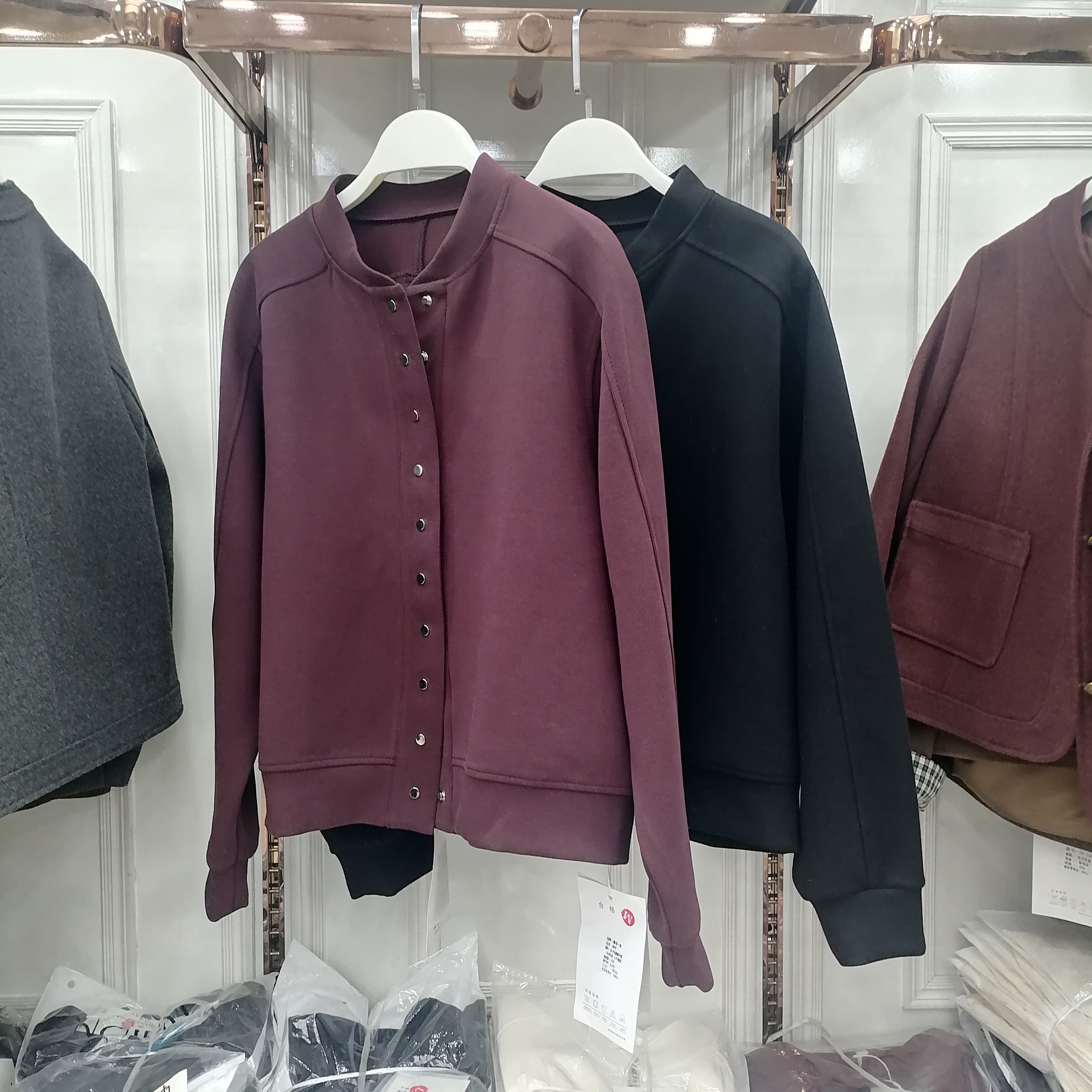 鑫冠一族棒球服外套女短款圆领