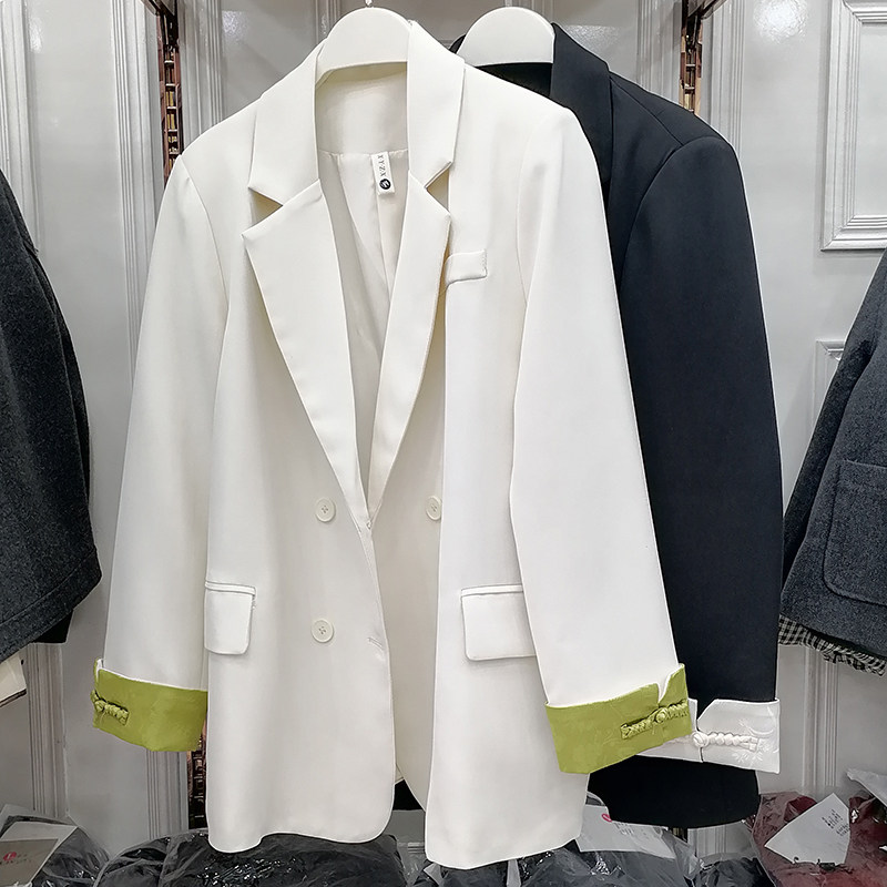 新中式西装外套女阔版宽松2026春秋袖口撞色白色大码西服休闲上衣