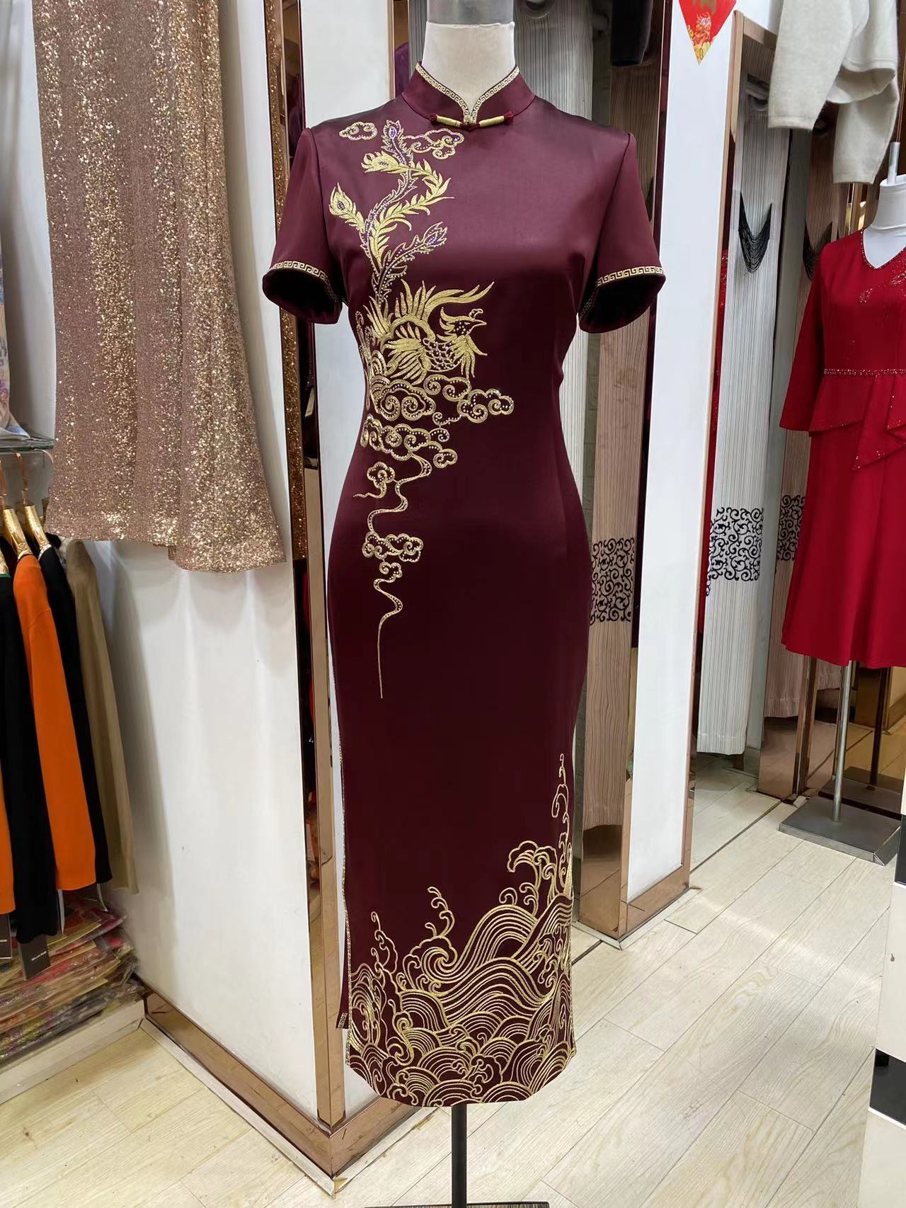 高端优雅喜妈妈婚礼旗袍裙礼服2024春夏刺绣喜婆婆婚宴丈母娘