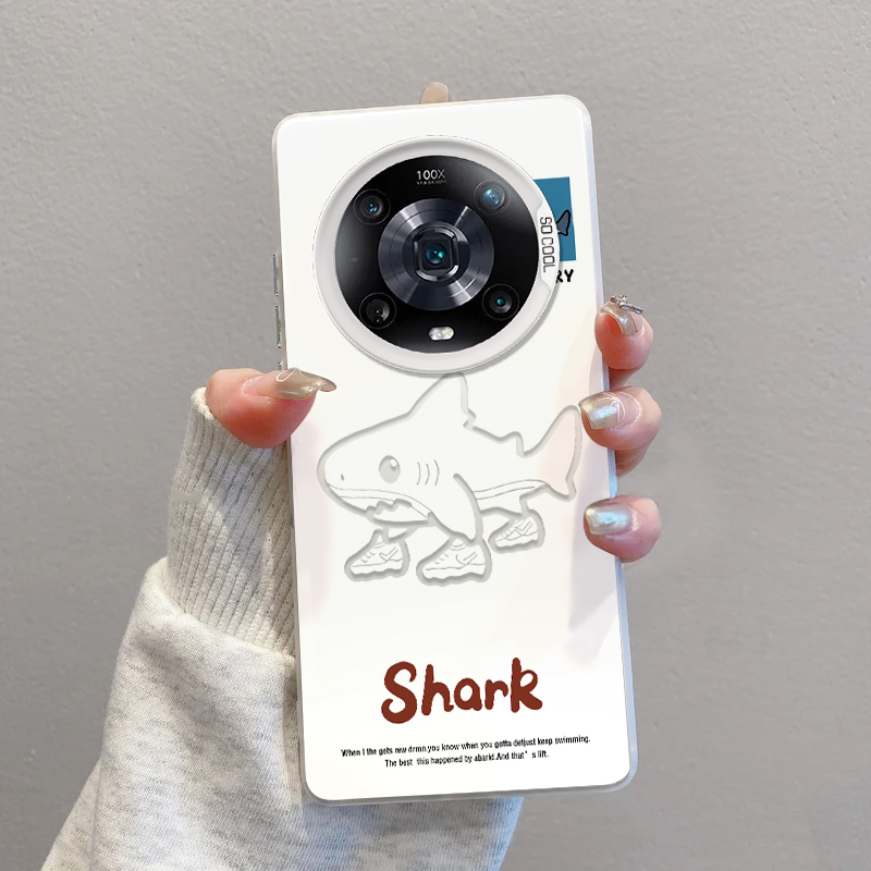 荣耀Magic3白底穿鞋鲨鱼磨砂彩银