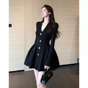 小个子法式v领收腰连衣裙女秋冬高级感新款轻奢显瘦气质a字连衣裙