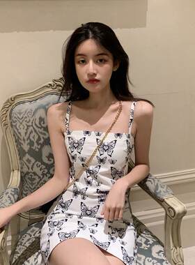 短款吊带显瘦连衣裙女2020年新款夏收腰气质夏天裙子吊带裙小个子