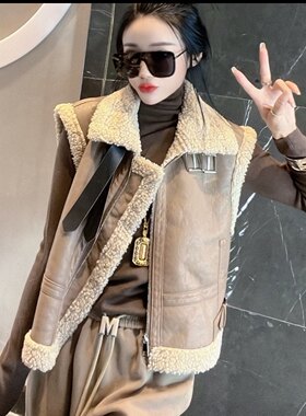 娜格调欧货洋气短款皮毛一体马甲 2025春季款颗粒绒休闲经典棉衣