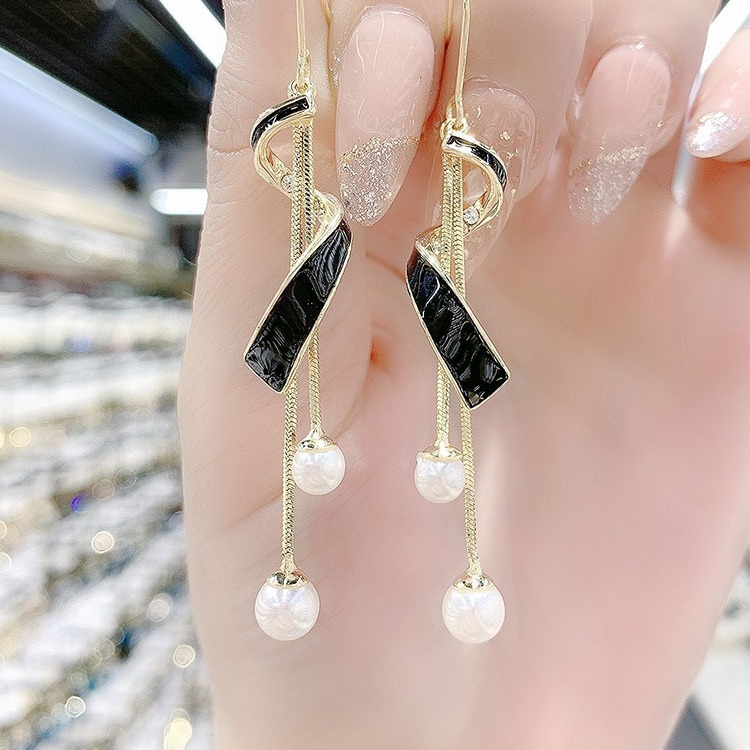 BF韩国气质长款黑色滴油螺旋珍珠流苏耳环个性百搭显瘦耳坠网红耳