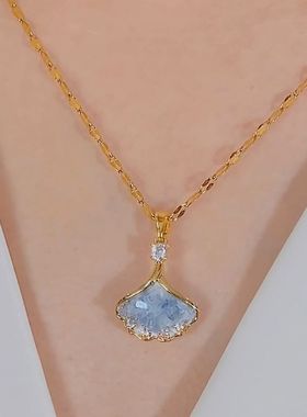 BF气质高级感蓝色锆石银杏叶项链2024时尚新款个性设计感锁骨链颈