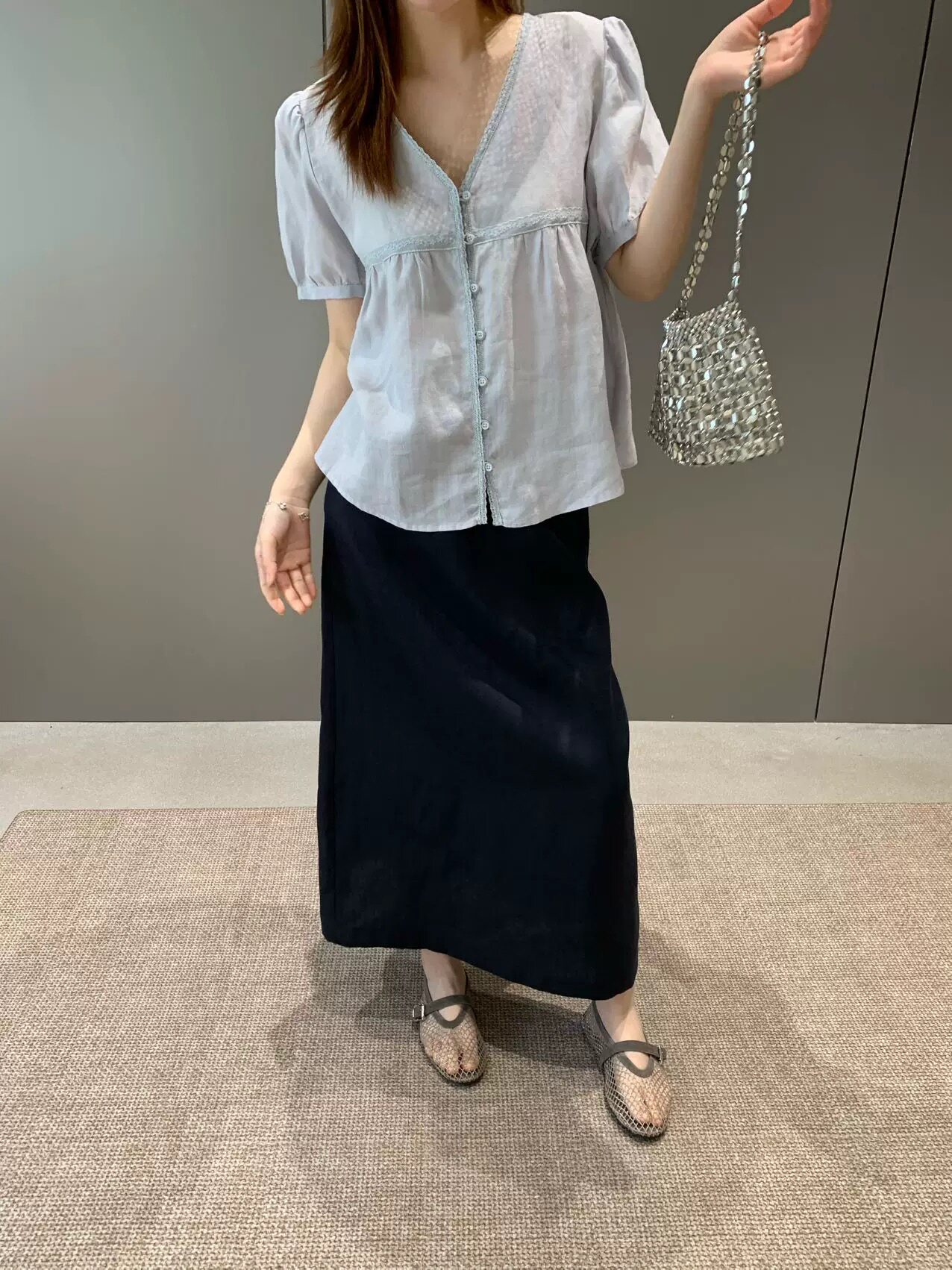 卡蔓蒽茜E20905夏季V领泡泡袖小衫女韩版蕾丝花边甜美小个子衬衫