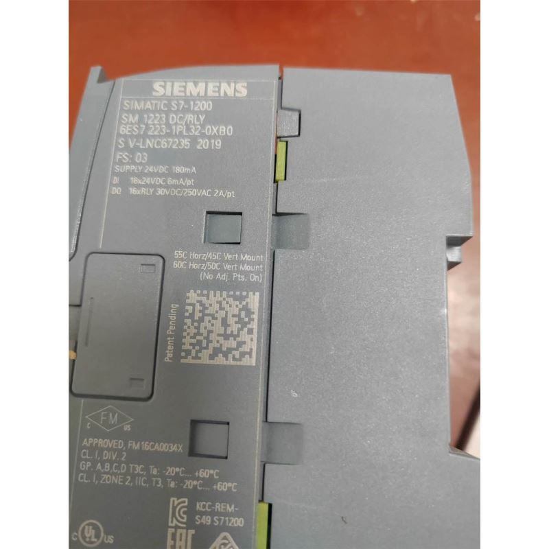 特价 高精度 倍加福光电开关OBR1000-R3-E0