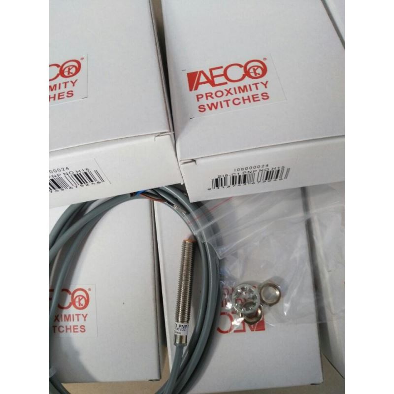 台达变频器拆机电解电容400v560uf有28个大多是尼吉康