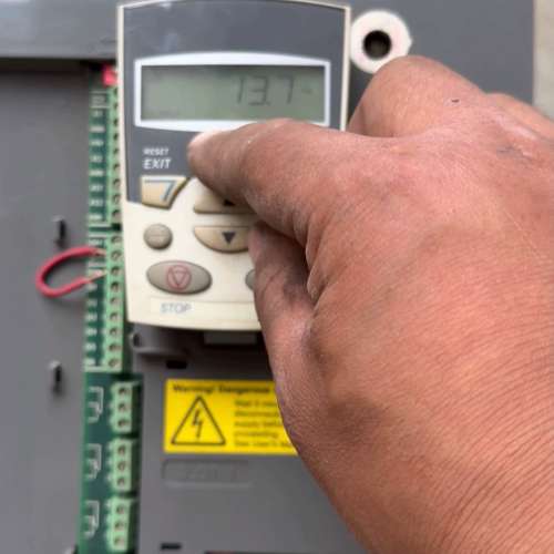 ABB变频器ACS550-01-072A-4,37/30kw