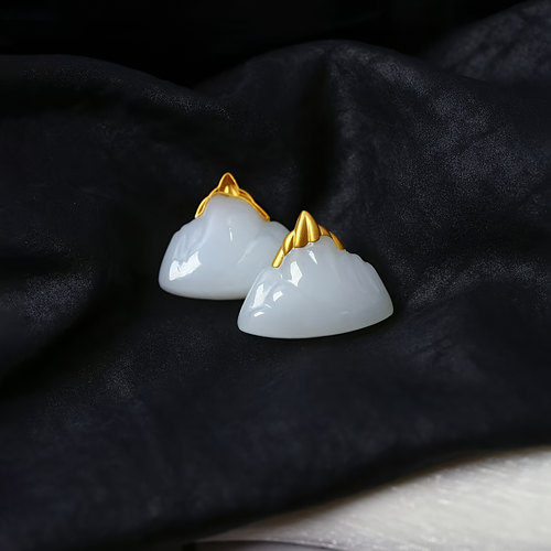 天然和田玉羊脂白玉18K金镶嵌日照金山款吊坠 男女款玉石挂坠饰品