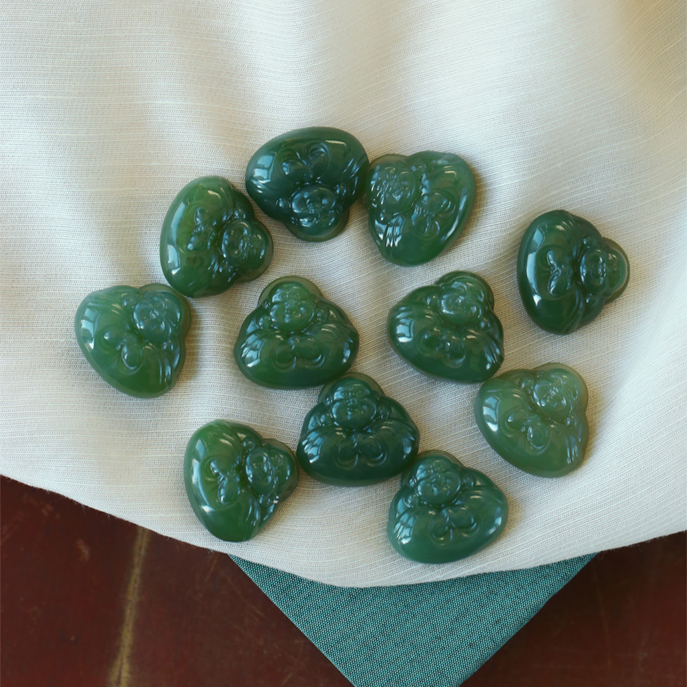 天然和田玉青玉湖水绿雕刻抱抱佛吊坠女款玉石挂坠饰品毛衣链吊坠