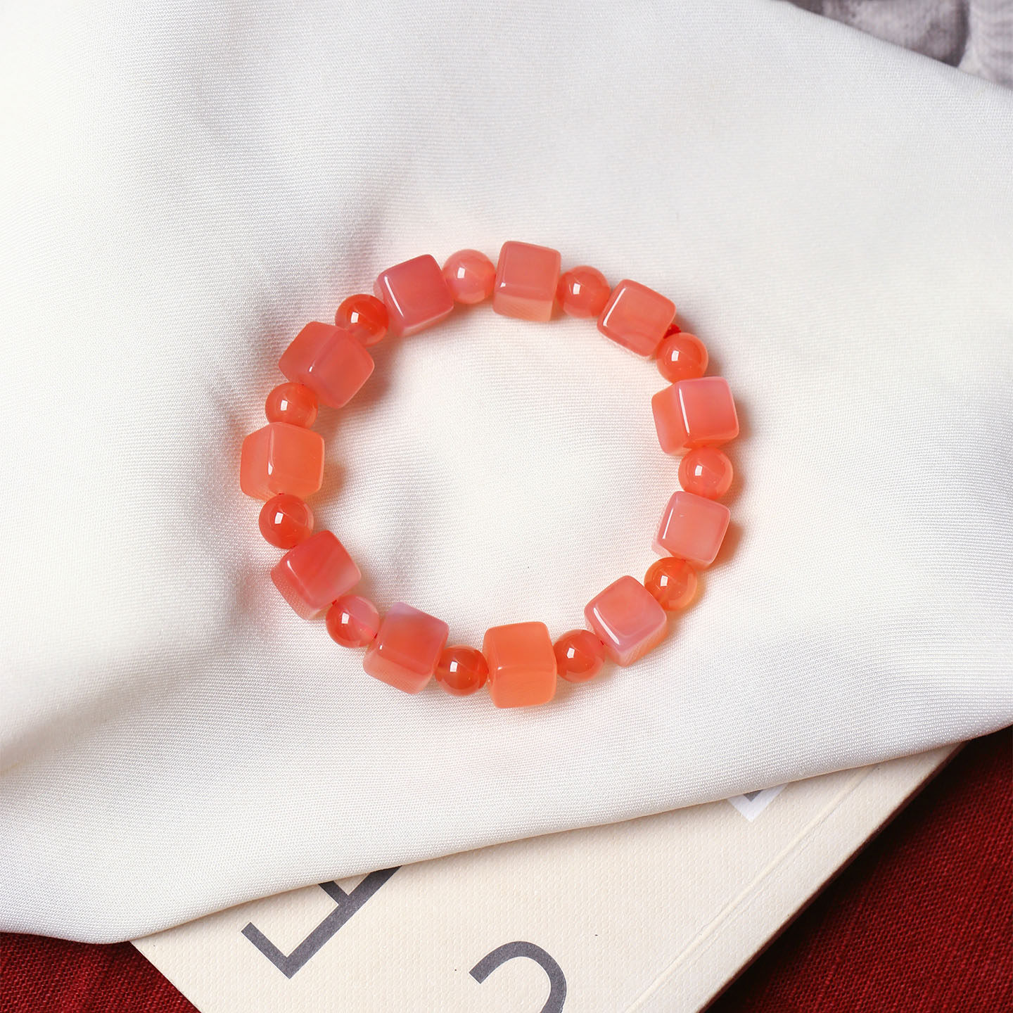 天然新矿料盐源玛瑙粉盐源蜜桃盐源方糖手链女款水晶玛瑙手串饰品,饰品/流行首饰/时尚饰品新,手饰/手串,淘宝优惠券,粉丝福利购,淘宝优惠卷