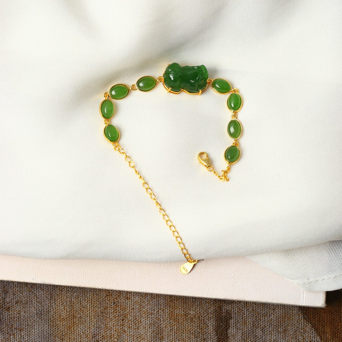 天然俄罗斯碧玉原创纯银镶嵌貔貅款手链 女款玉石饰品礼物,珠宝/钻石/翡翠,手饰,淘宝优惠券,粉丝福利购,淘宝优惠卷