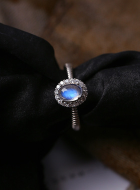 精品彩宝天然蓝月光石纯银镶嵌款戒指 可调节 女款月光石指环饰品