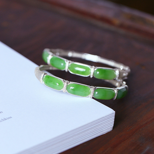 天然俄罗斯碧玉苹果绿戒面纯银镶嵌手镯 女款玉石银镶嵌手镯饰品
