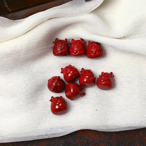 天然原矿朱砂Q版小牛吊坠雕件男女 紫金砂挂坠饰品项链坠子