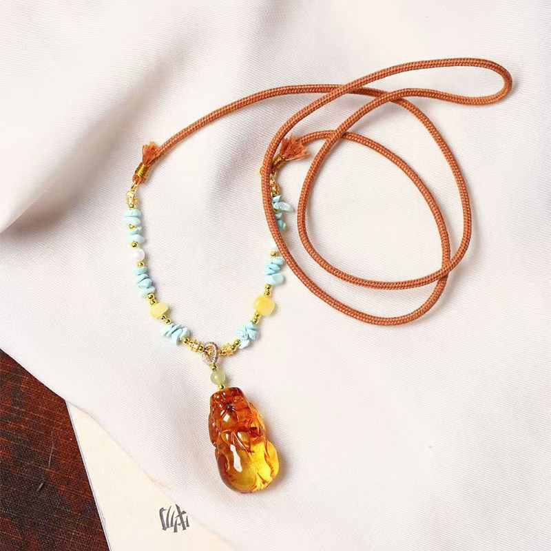 天然琥珀花珀雕刻貔貅款吊坠毛衣链 女款琥珀原创款挂坠饰品,珠宝/钻石/翡翠,颈饰,淘宝优惠券,粉丝福利购,淘宝优惠卷