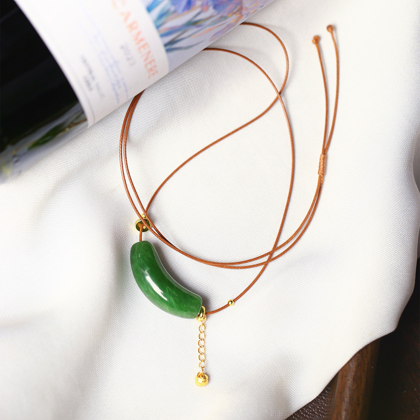 天然俄罗斯碧玉雕刻月牙弯管原创搭配款吊坠 女款玉石毛衣链挂坠