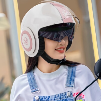 女士高颜值头盔电动车女防雨