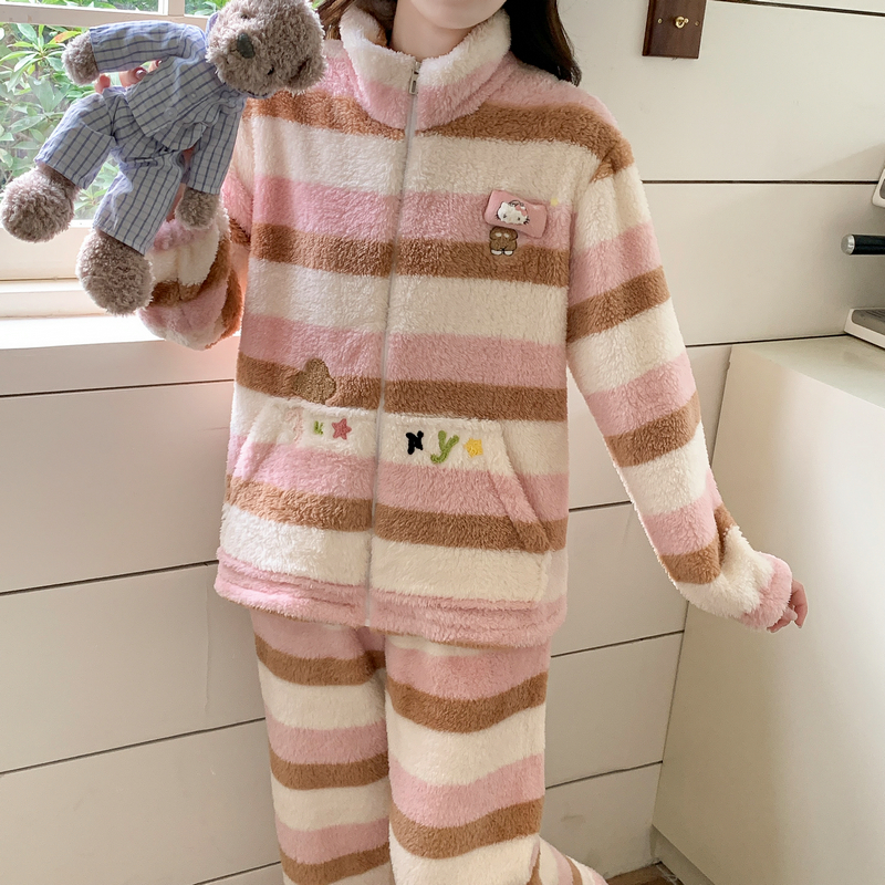 2025新款卡通可爱珊瑚绒睡衣