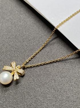 XKDDCT轻奢简约蝴蝶结吊坠天然淡