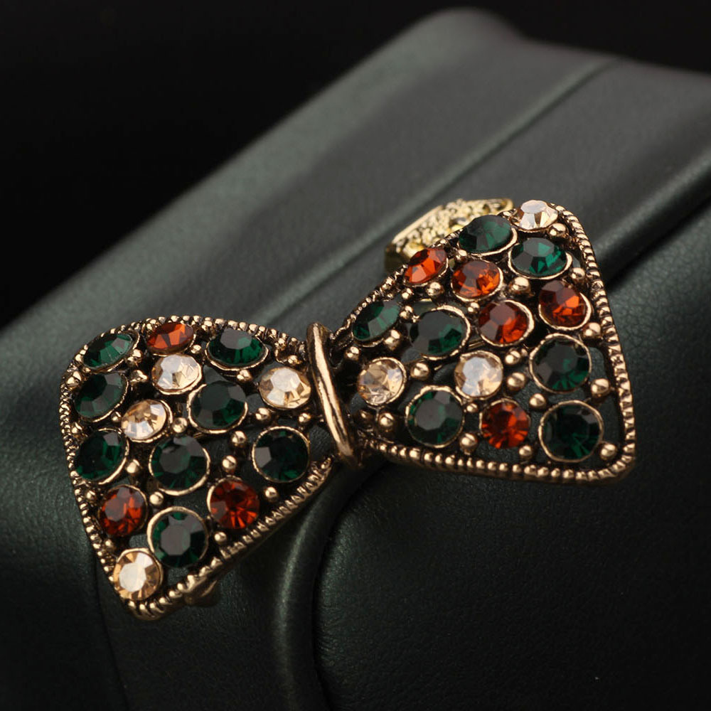 XKDDCT高档结胸针女水钻复古精致