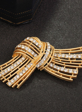 XKDDCT高级镂空绳结胸针女中古西装镶配饰小众别针大衣钻胸花vin