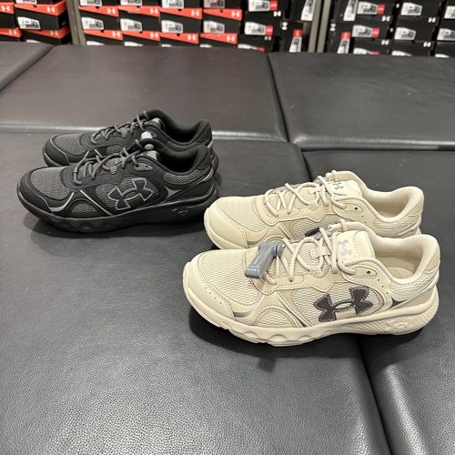 安德玛女子运动跑步鞋