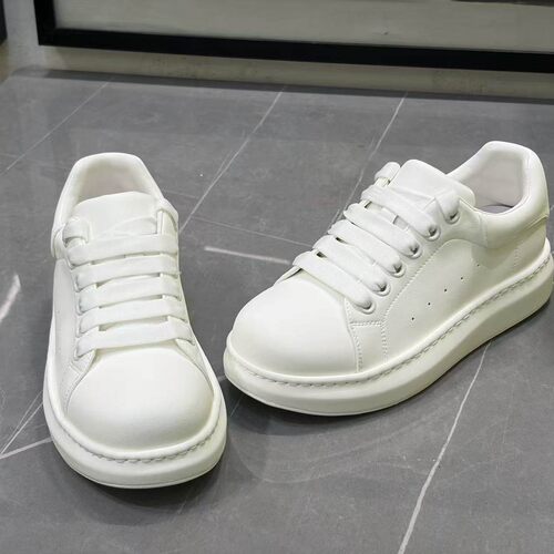 2417 新版设计师经小白鞋板鞋 典款昆昆女鞋