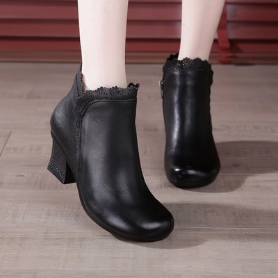 5170复古风花边真皮短靴女冬季黑色粗跟软底妈妈鞋复古女靴