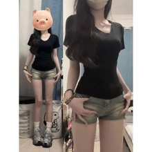 正肩v领黑色2025短袖t恤女夏季设计感小众修身显瘦辣妹短款上衣潮