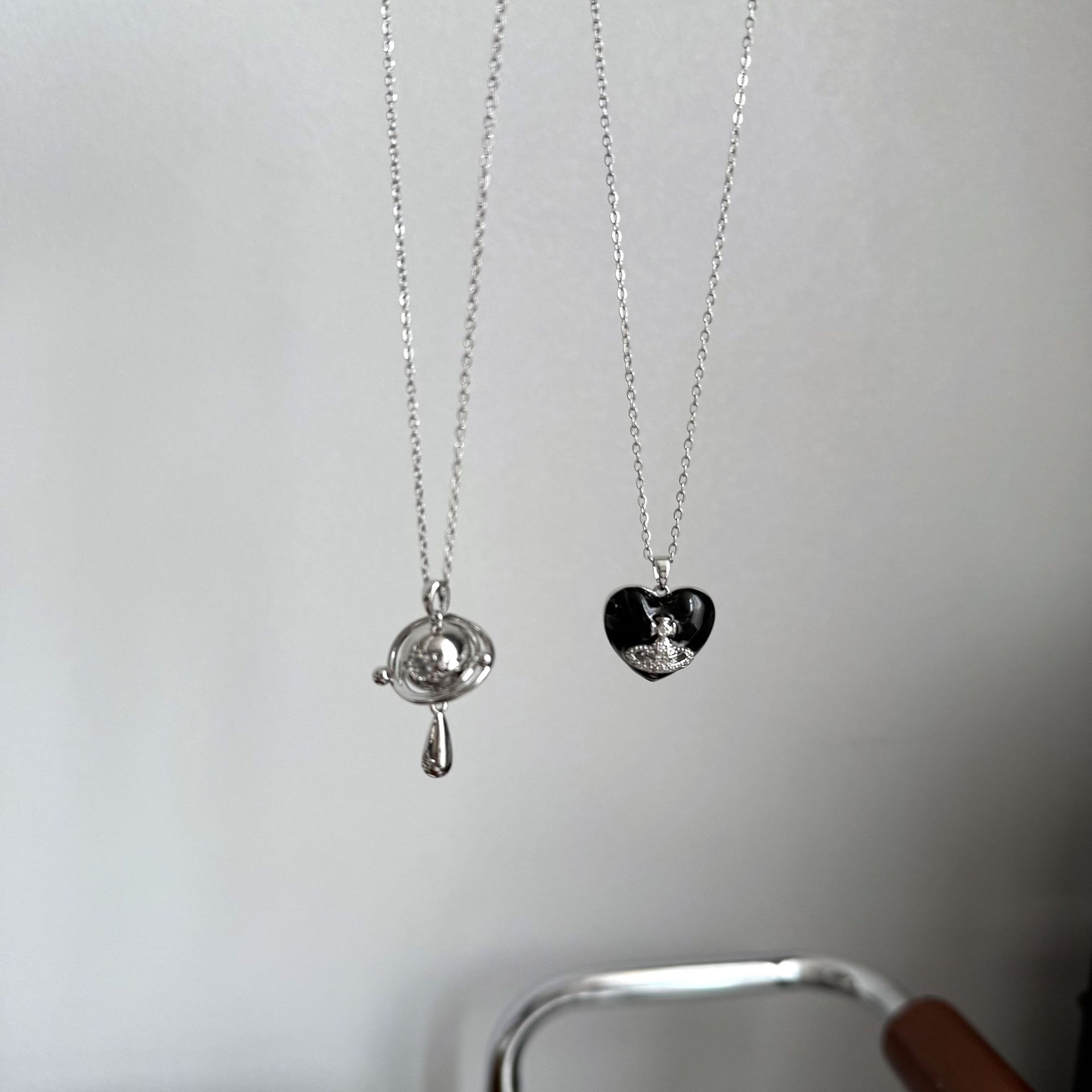 钛钢黑色爱心土星项链气质高级感新款锁骨链编织颈链甜酷辣妹颈链